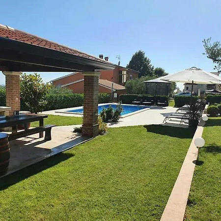 Jolanda Villa