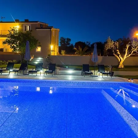 Jolanda Villa Kastelir